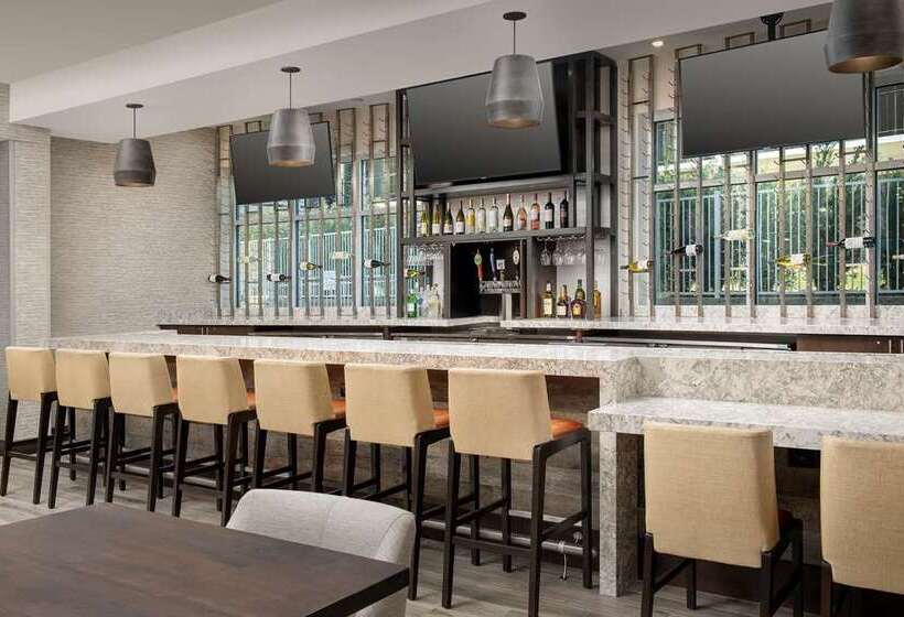 فندق Hilton Garden Inn Columbia Airport