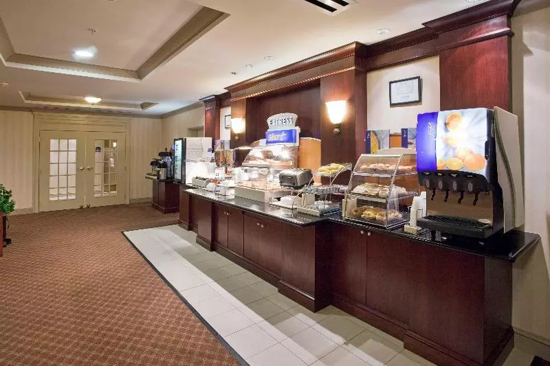 Holiday Inn Express Hotel & Suites Drums Hazelton, An Ihg