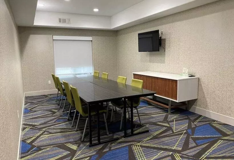 Holiday Inn Express Hotel & Suites Pauls Valley By Ihg