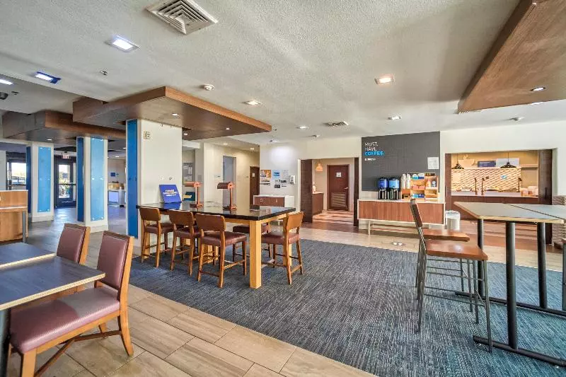 酒店 Holiday Inn Express Suites Beeville By Ihg