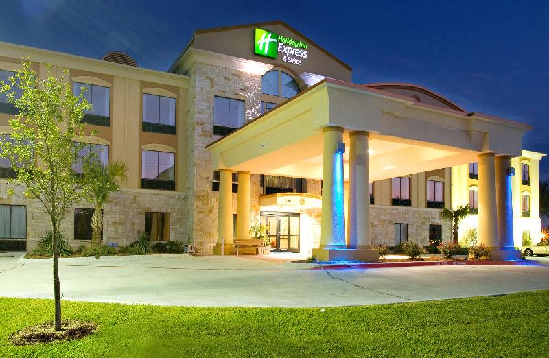 בית מלון כפרי Holiday Inn Express Suites Beeville By Ihg