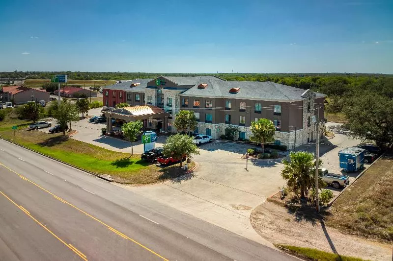 酒店 Holiday Inn Express Suites Beeville By Ihg
