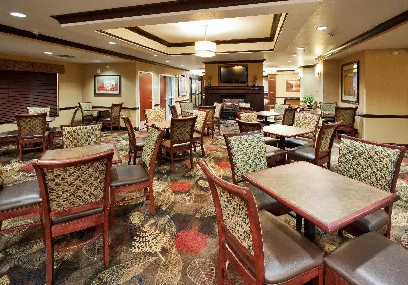 호텔 Holiday Inn Express And Suites Great Falls, An Ihg