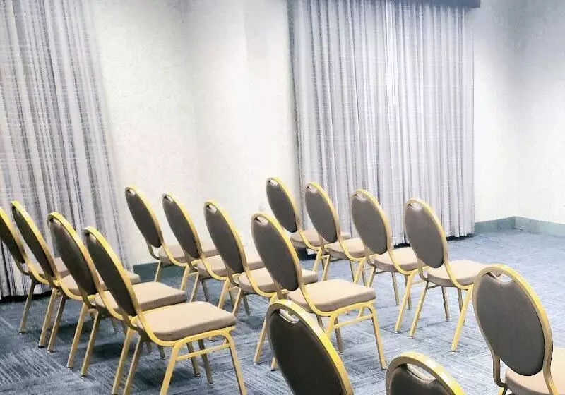 Отель Holiday Inn Express San Angelo, An Ihg