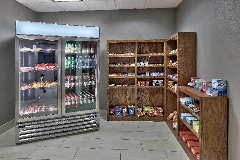 Отель Holiday Inn Express & Suites Portales, An Ihg