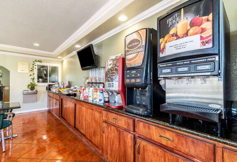 בית מלון כפרי Rodeway Inn On Historic Route 66