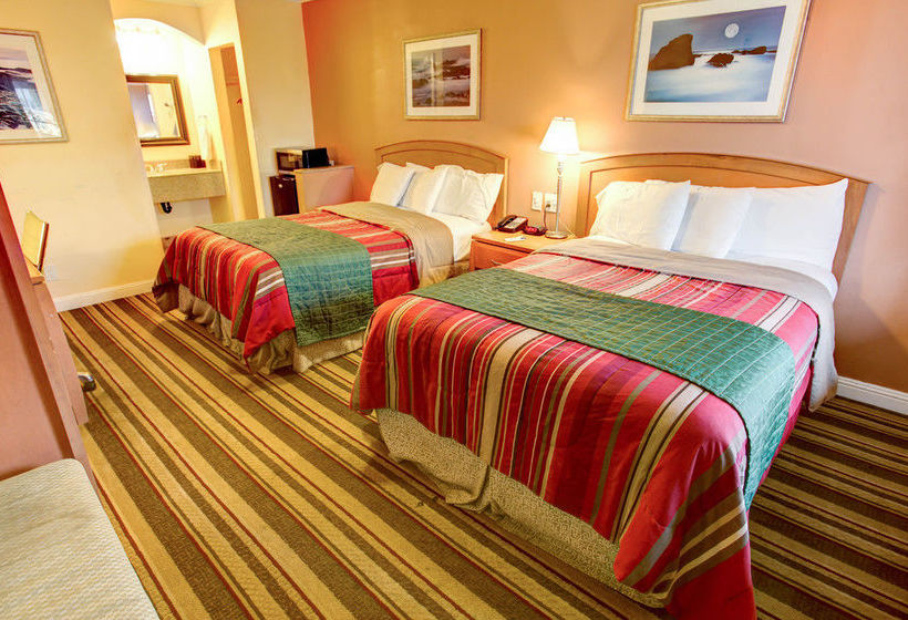 호텔 Inn By The Coliseum