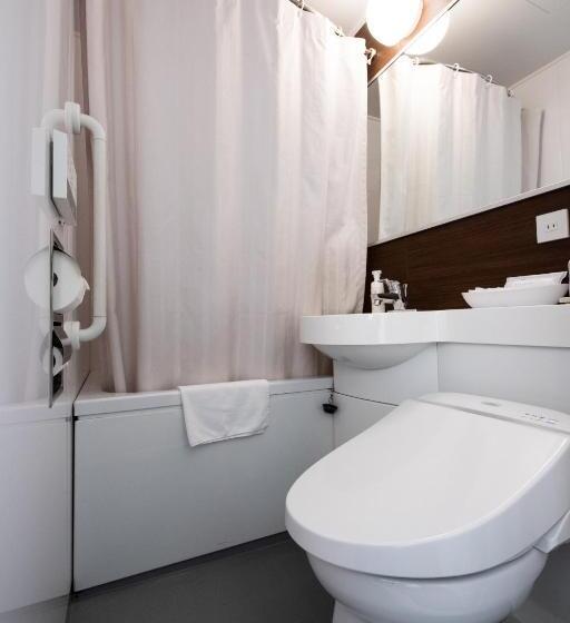 בית מלון כפרי Ueno First City