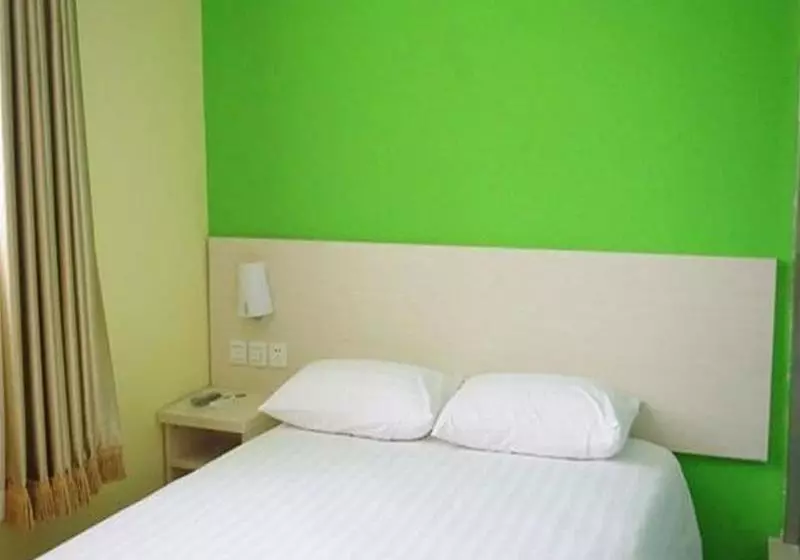 Super 8 Hotel Baoding Railway Station