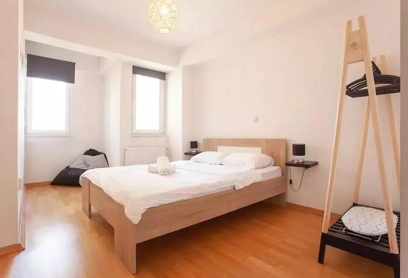 Urban Hostel & Apartments