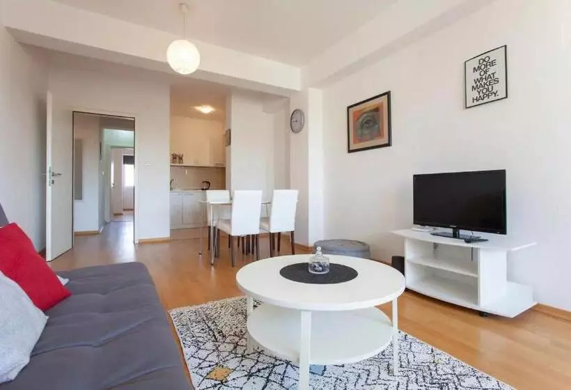 Urban Hostel & Apartments