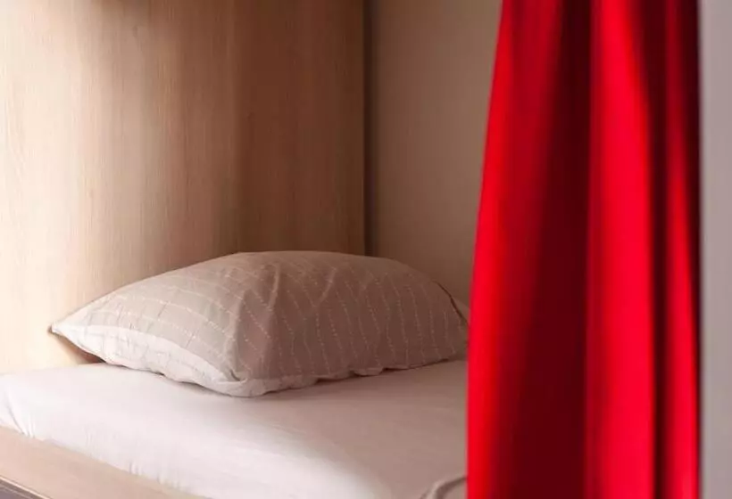 Urban Hostel & Apartments