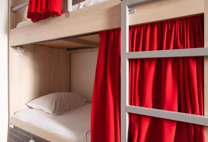 Urban Hostel & Apartments