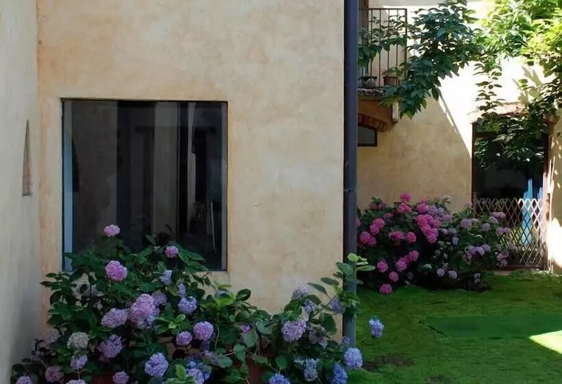 Aamiaismajoitus (B&B) Il Relais Dell'abbazia