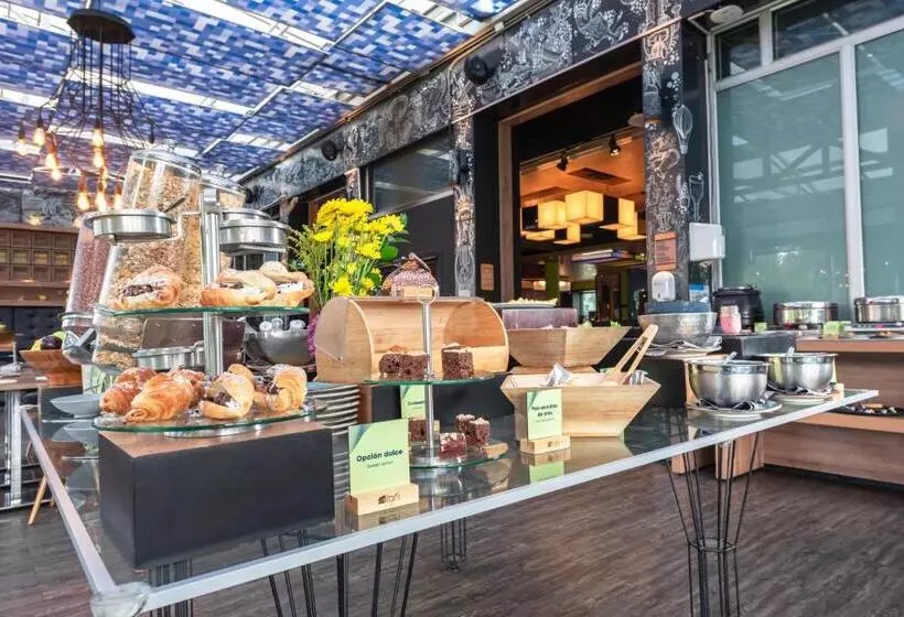 Отель Aloft Bogota Airport