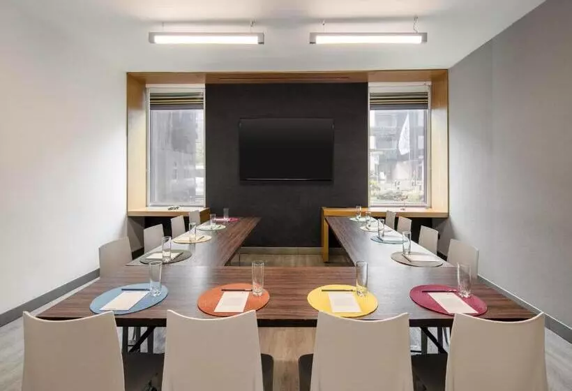 Отель Aloft Bogota Airport