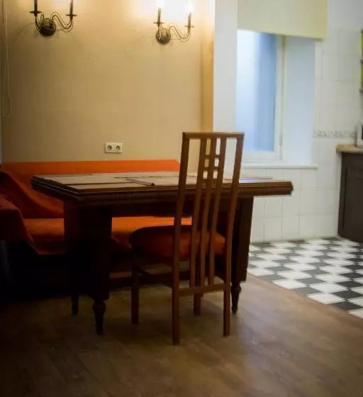 هتل Antony S Home