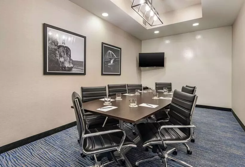 Cambria Hotel Minneapolis Maple Grove