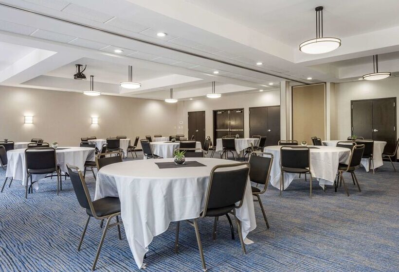 Cambria Hotel Minneapolis Maple Grove