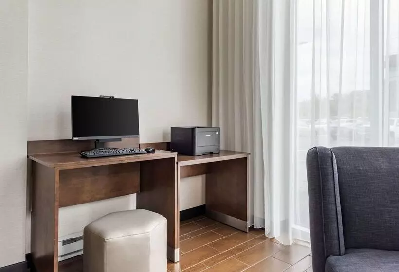 Cambria Hotel Minneapolis Maple Grove