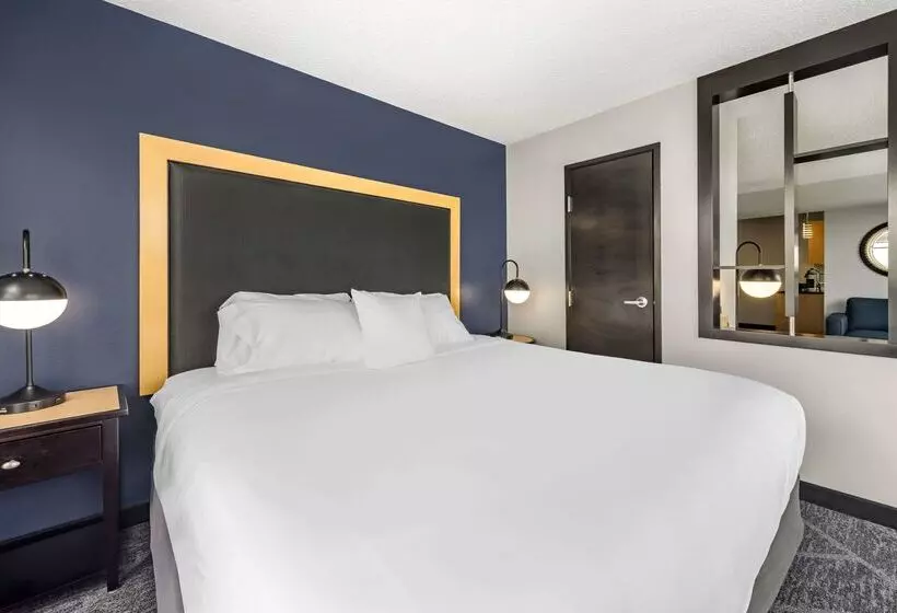 Cambria Hotel Minneapolis Maple Grove