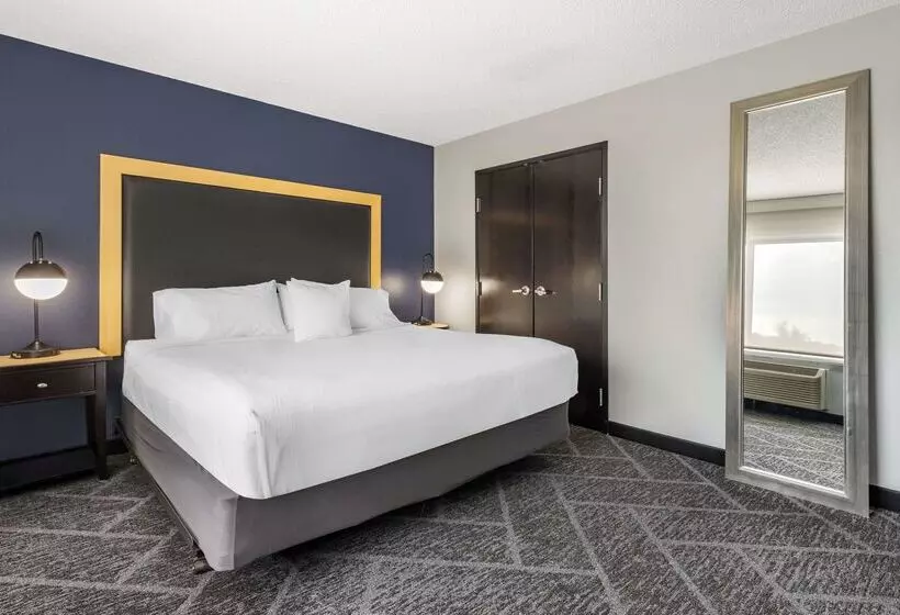 Cambria Hotel Minneapolis Maple Grove