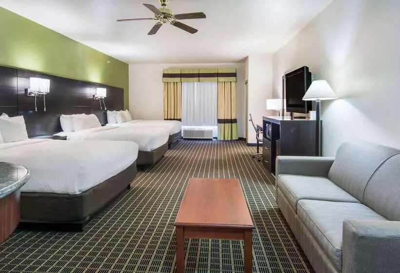 Отель Clarion Inn & Suites Weatherford South