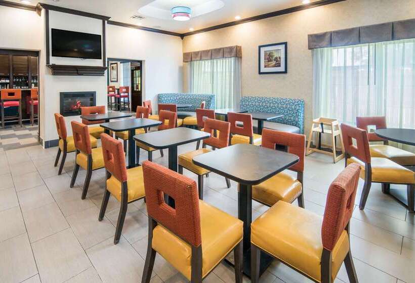 호텔 Clarion Inn & Suites Weatherford South