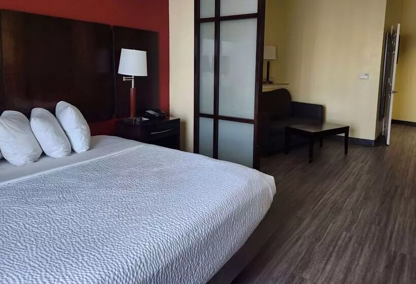 酒店 Days Inn & Suites By Wyndham Houston / West Energy Corridor