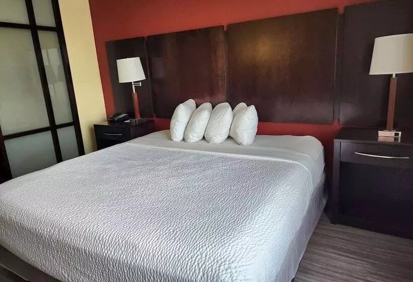 酒店 Days Inn & Suites By Wyndham Houston / West Energy Corridor