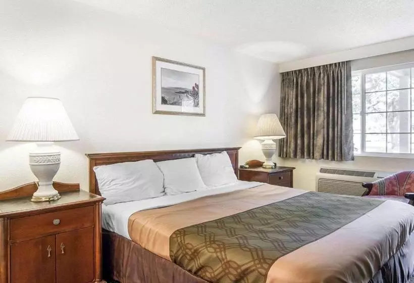 ホテル Econo Lodge