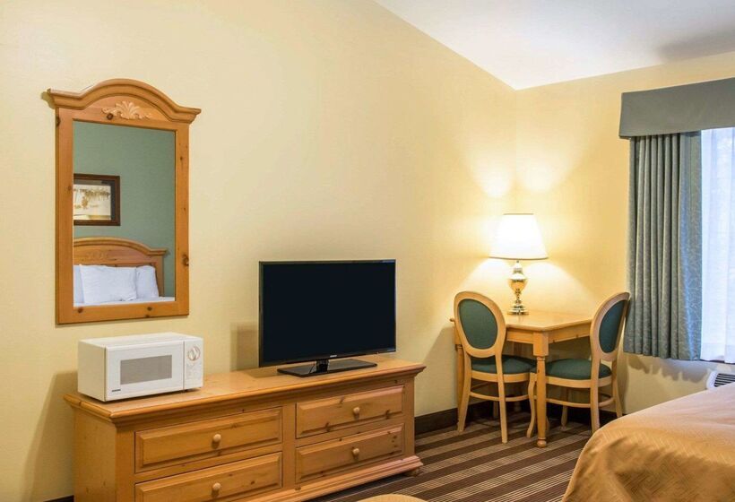 호텔 Econo Lodge Inn & Suites