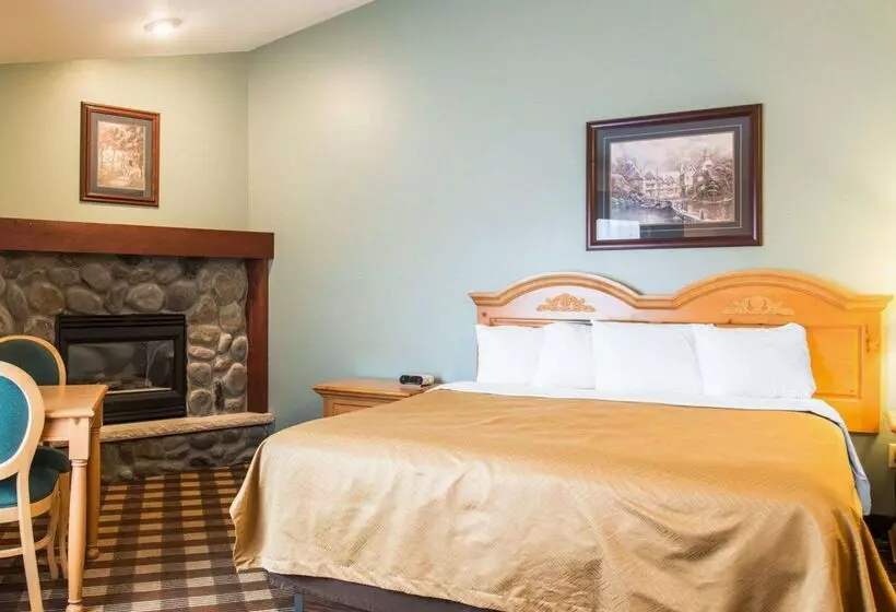 Отель Econo Lodge Inn & Suites