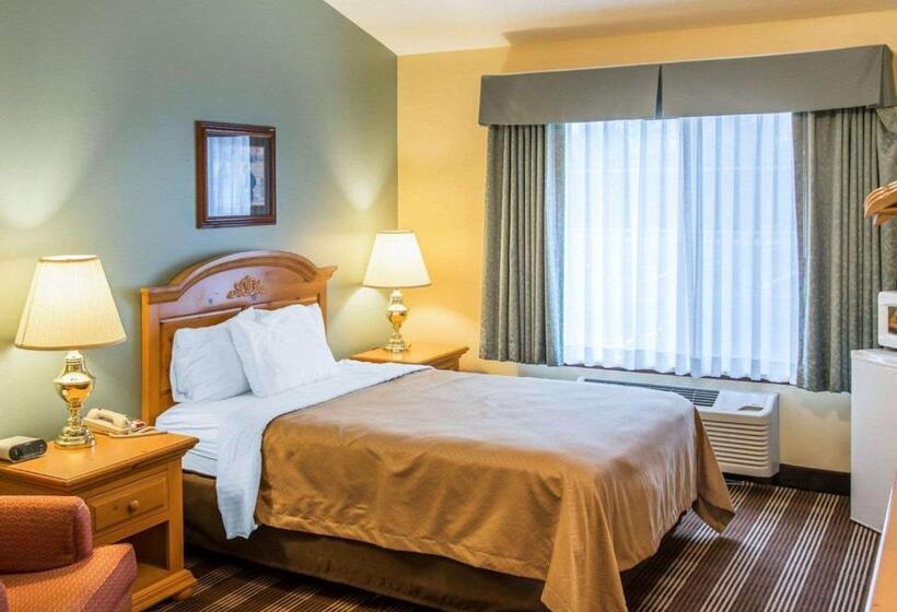 호텔 Econo Lodge Inn & Suites