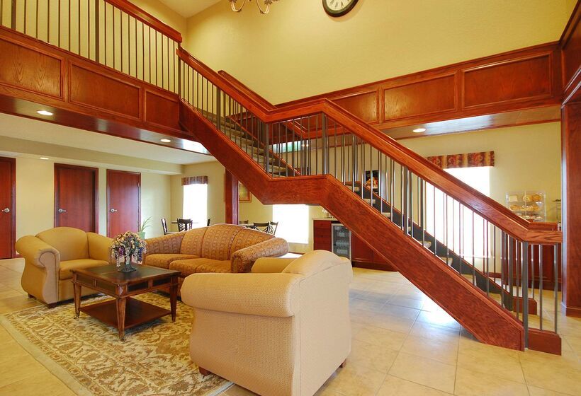 فندق Econo Lodge Inn & Suites