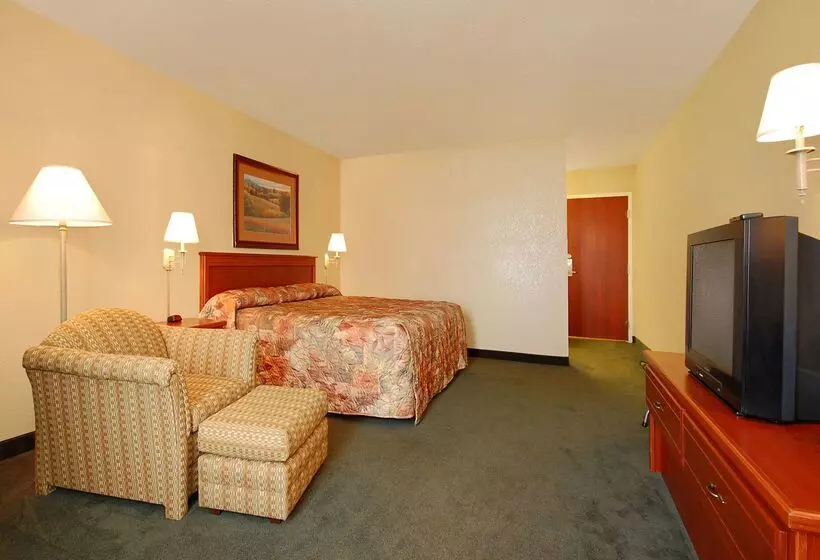 فندق Econo Lodge Inn & Suites
