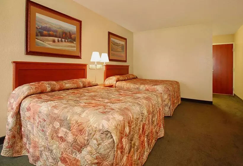 فندق Econo Lodge Inn & Suites