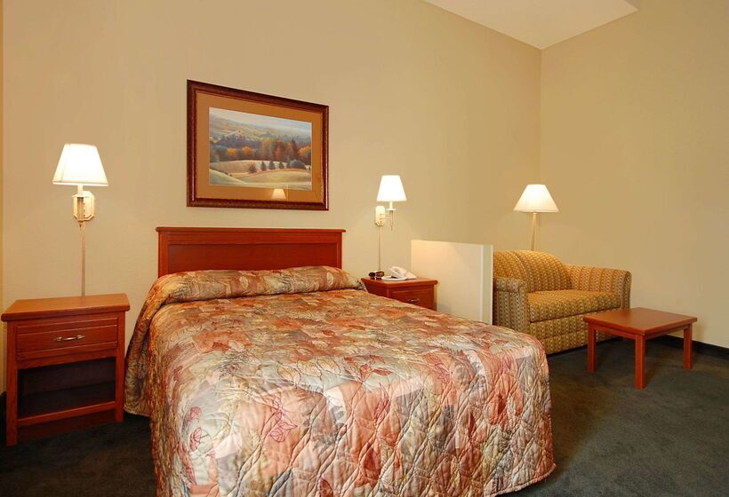 فندق Econo Lodge Inn & Suites