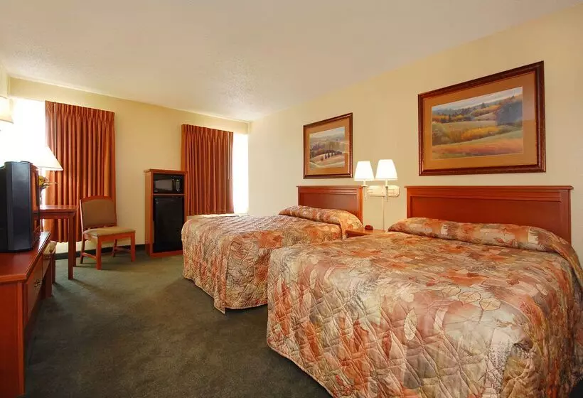 فندق Econo Lodge Inn & Suites