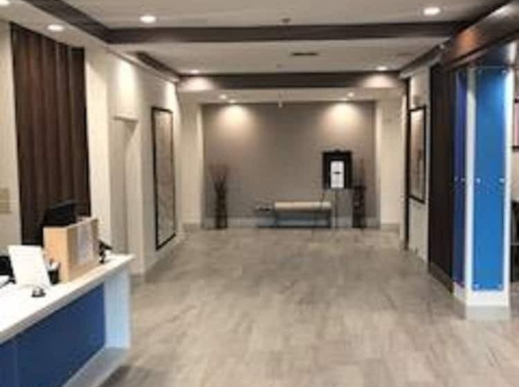 Holiday Inn Express Hotel & Suites Ennis, An Ihg