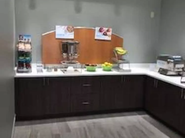 Holiday Inn Express Hotel & Suites Ennis, An Ihg