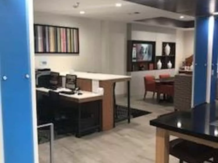 Holiday Inn Express Hotel & Suites Ennis, An Ihg