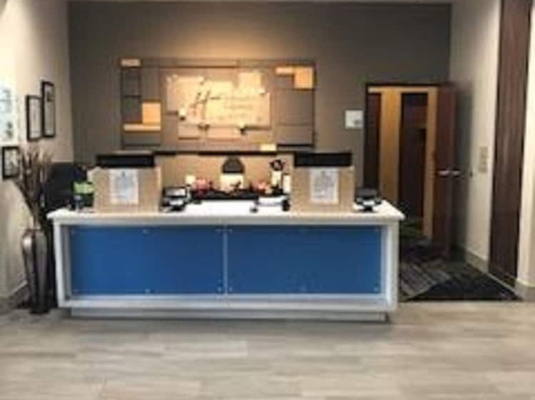 Holiday Inn Express Hotel & Suites Ennis, An Ihg