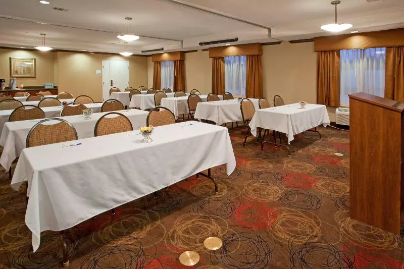 Holiday Inn Express Hotel And Suites Katy, An Ihg