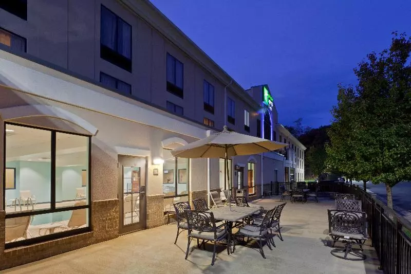 호텔 Holiday Inn Express And Suites Winchester, An Ihg