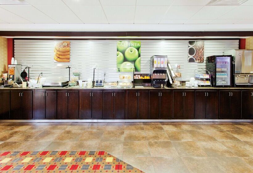 فندق La Quinta By Wyndham Warner Robins   Robins Afb