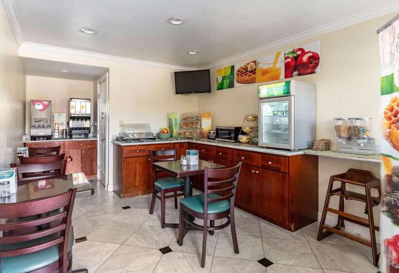 Hotel Inn At University