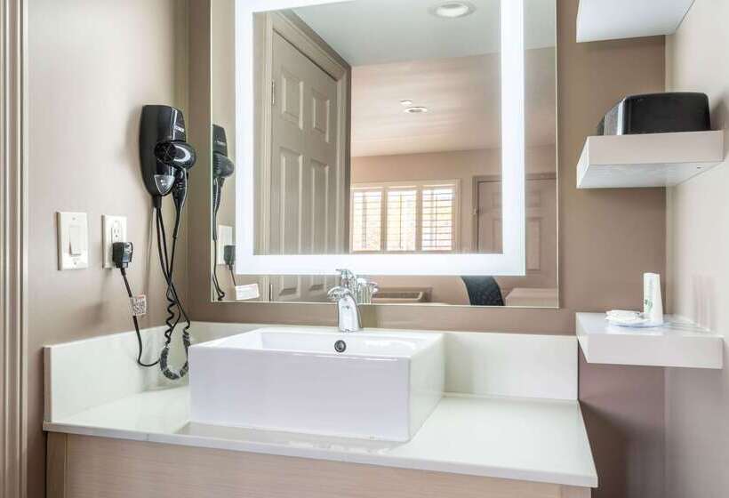 Hotel Inn At University