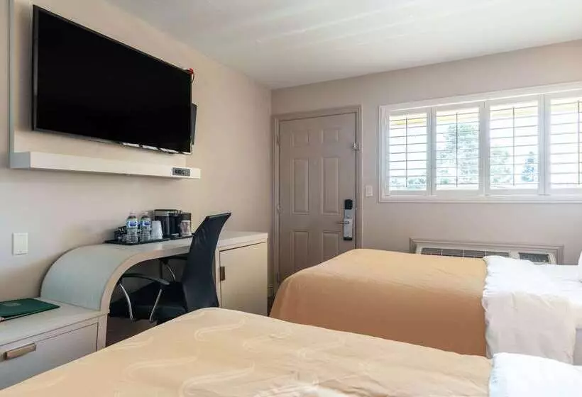 Hotelli Inn At University