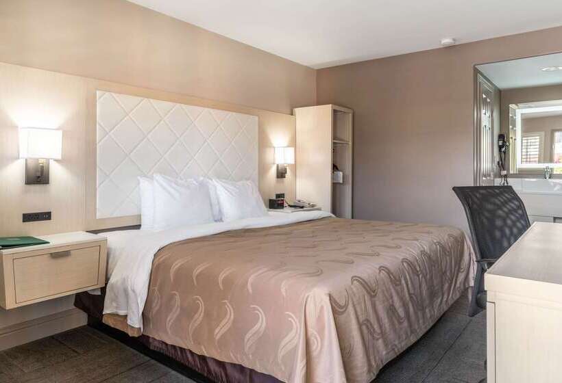 Hotel Inn At University